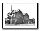 Flaggheising ved stabbur – Norsk bygdeliv på 1930-tallet, retro fotografi , retro plakat  thumbnail